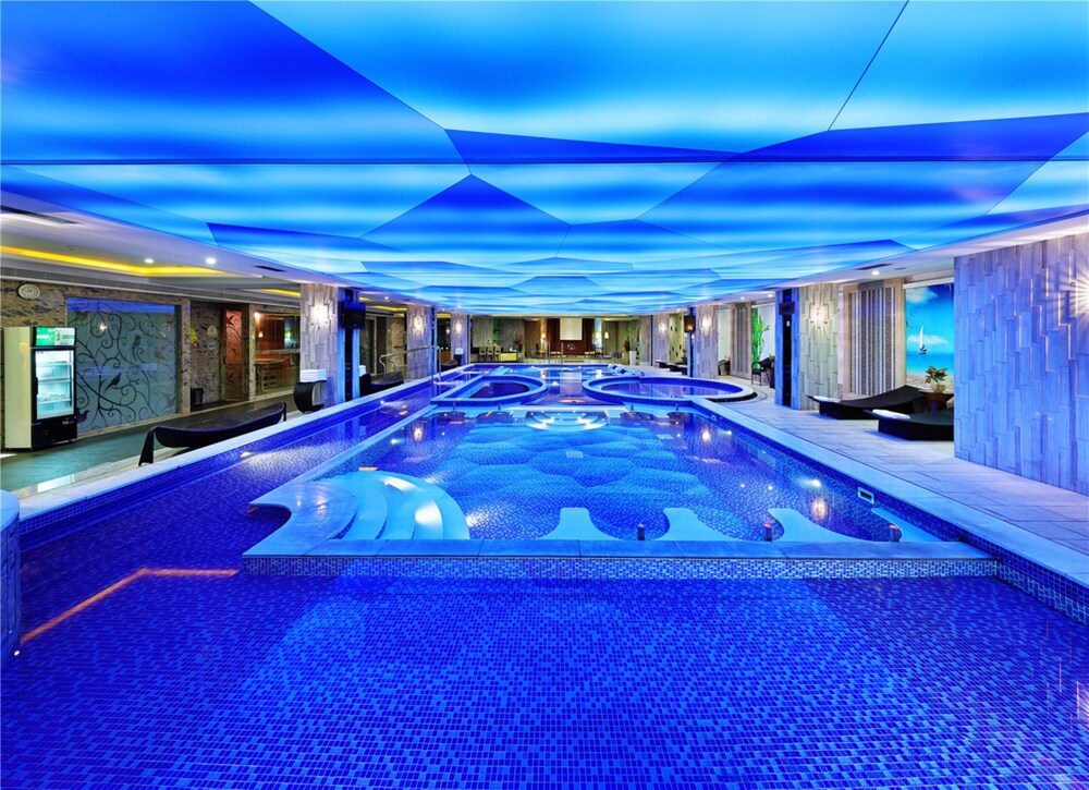 室内游泳池