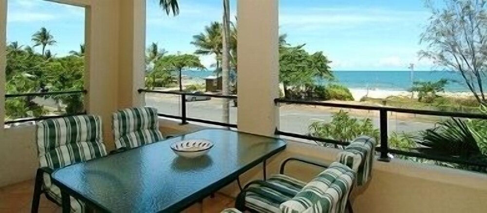 Book The Mediterranean Beachfront Apartments In Cairns Hotels Com