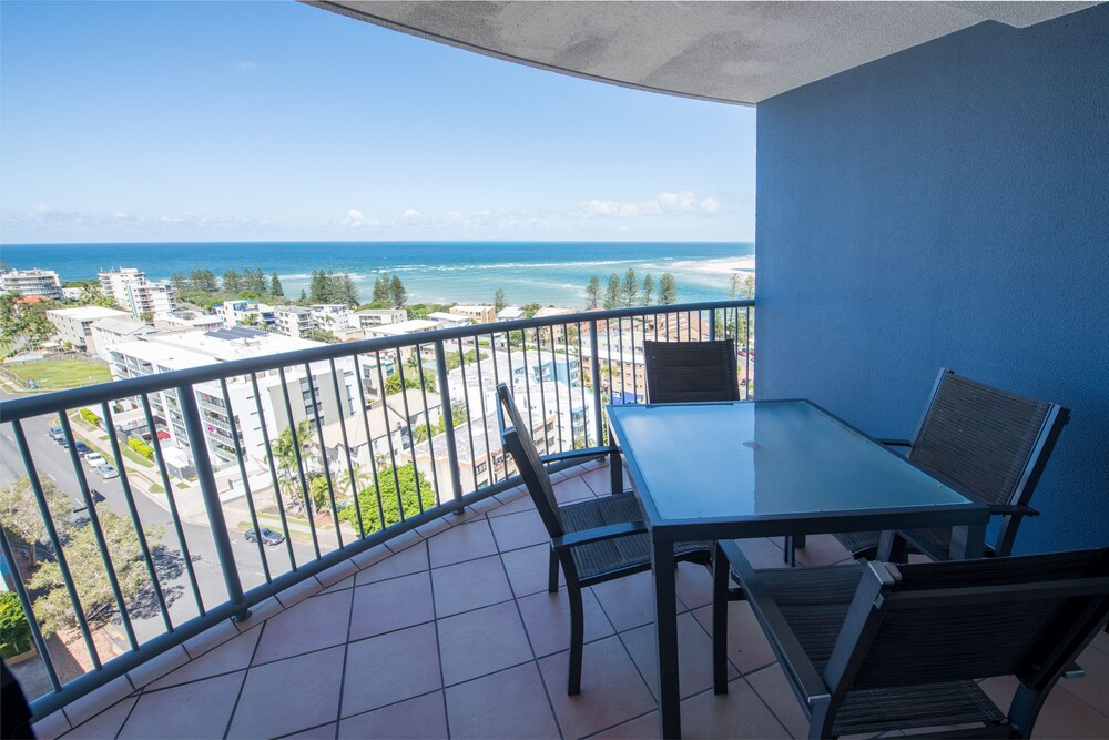 Centrepoint Holiday Apartments Sunshine Coast Book At Hotels Com