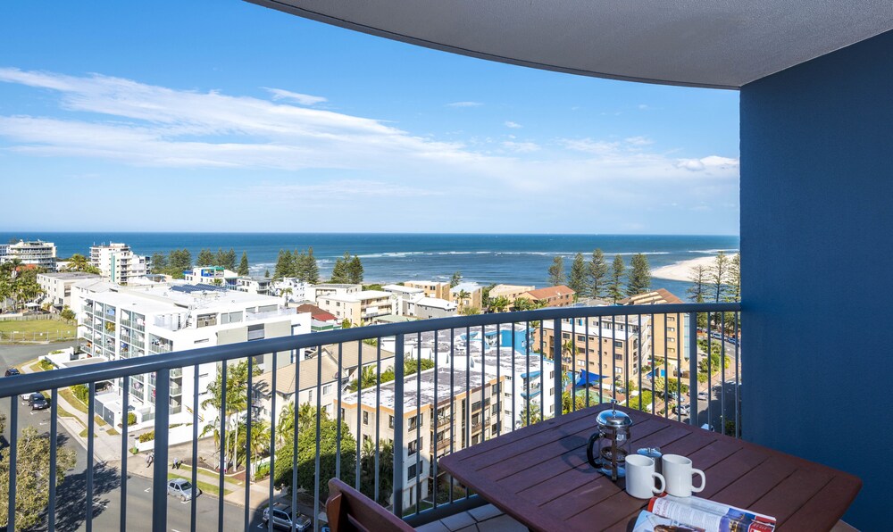 Centrepoint Holiday Apartments Sunshine Coast Book At Hotels Com