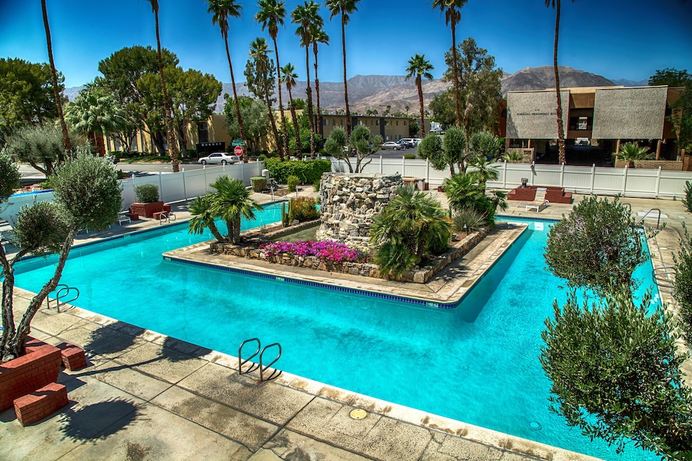 Book International Hotel And Suites In Palm Desert Hotels International Hotel And Suites Palm Desert Outdoor Pool