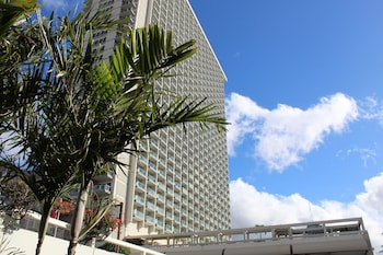 Top 10 Honolulu Hotels Near Ala Moana Center Hawaii