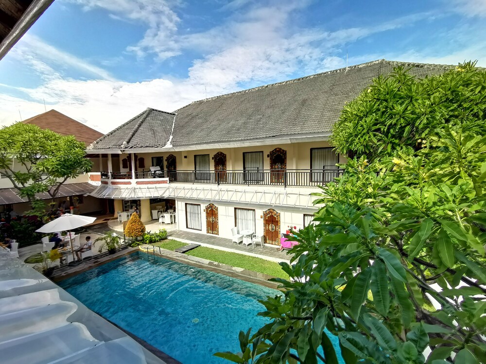 Agung Putra Hotel Apartment Kuta Indonesia Kuta Hotel Discounts Hotels Com