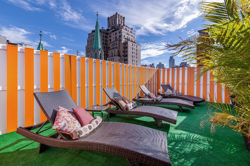 Book Colonial House Inn In New York Hotels Com