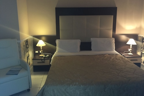 Hotel De La Ville Relais Fiumicino Hotels Com