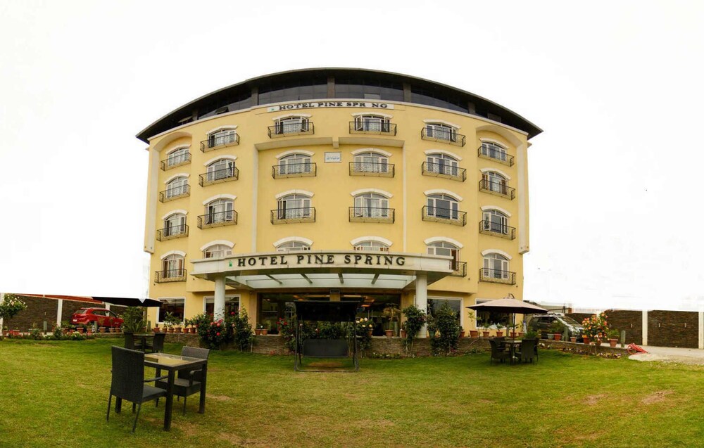 Hotel Pine Spring Wazir Bagh Srinagar Info Photos Reviews Hotel Pine Spring Wazir Bagh Srinagar