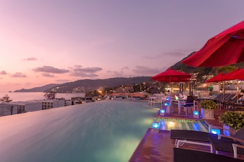 Patong bölgesindeki The Charm Resort Phuket resmi