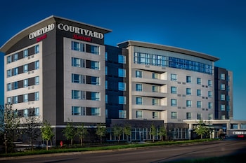 Picture of Courtyard by Marriott Winnipeg Airport in Winnipeg