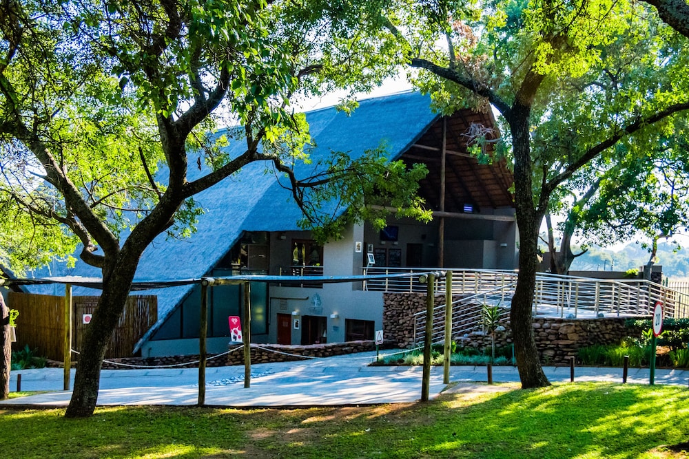 Seasons Sport and Spa in Hartbeespoort Book on