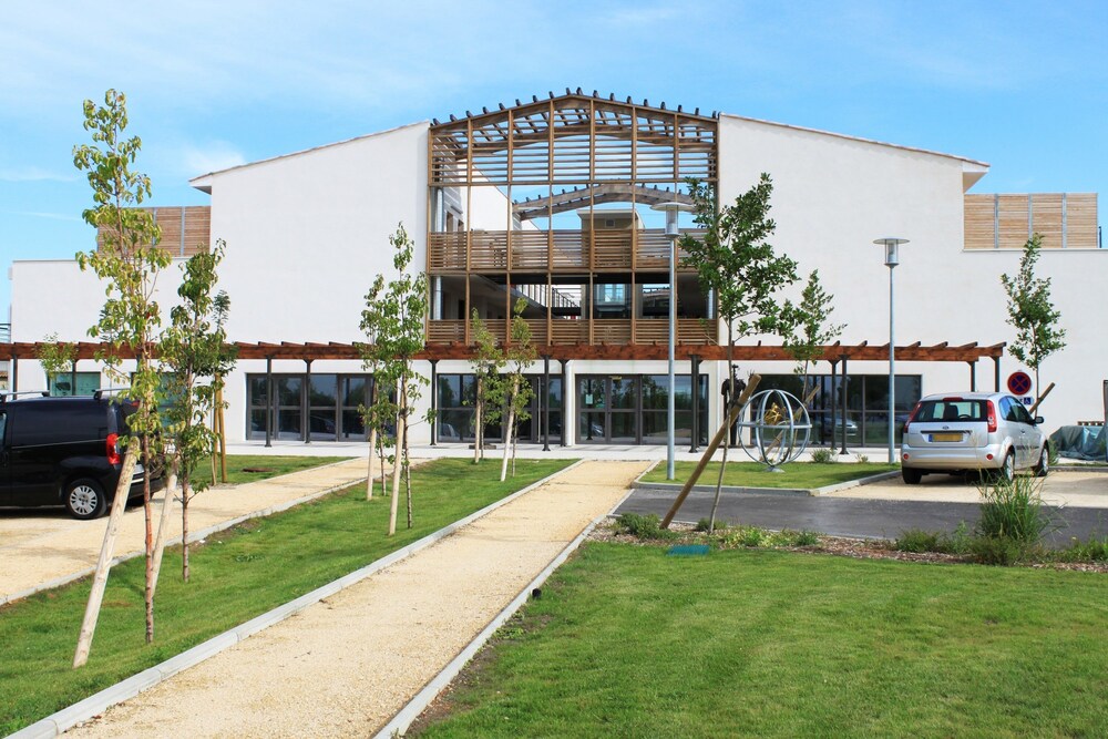 Adonis Aix En Provence Eguilles Hotels Com