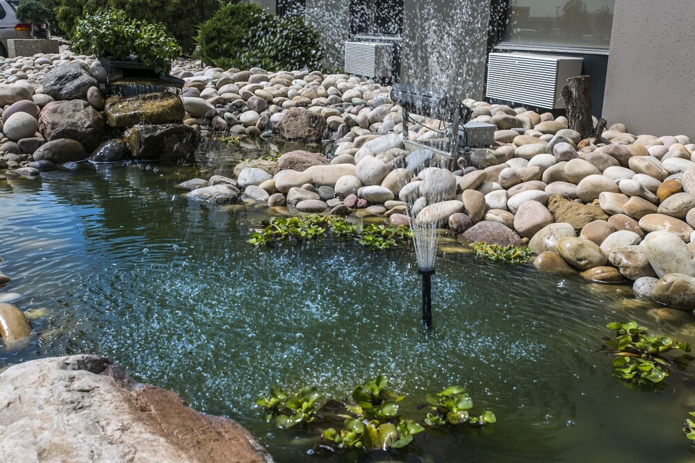 Ramada By Wyndham Edmonton Yellowhead Nw Edmonton Canada Edmonton Hotel Discounts Hotels Com