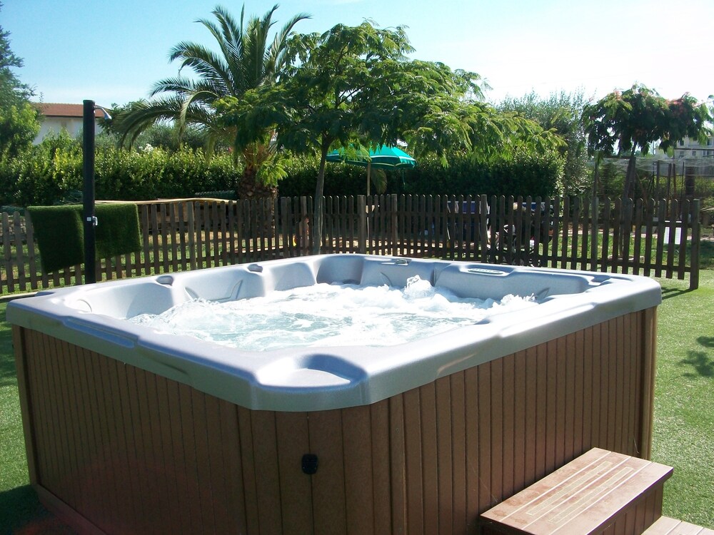 Hotel Ristorante Casa Rossa In Alba Adriatica Book On Hotels Com