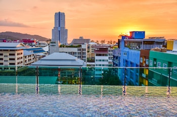 Kathu bölgesindeki Sira Grande Hotel resmi