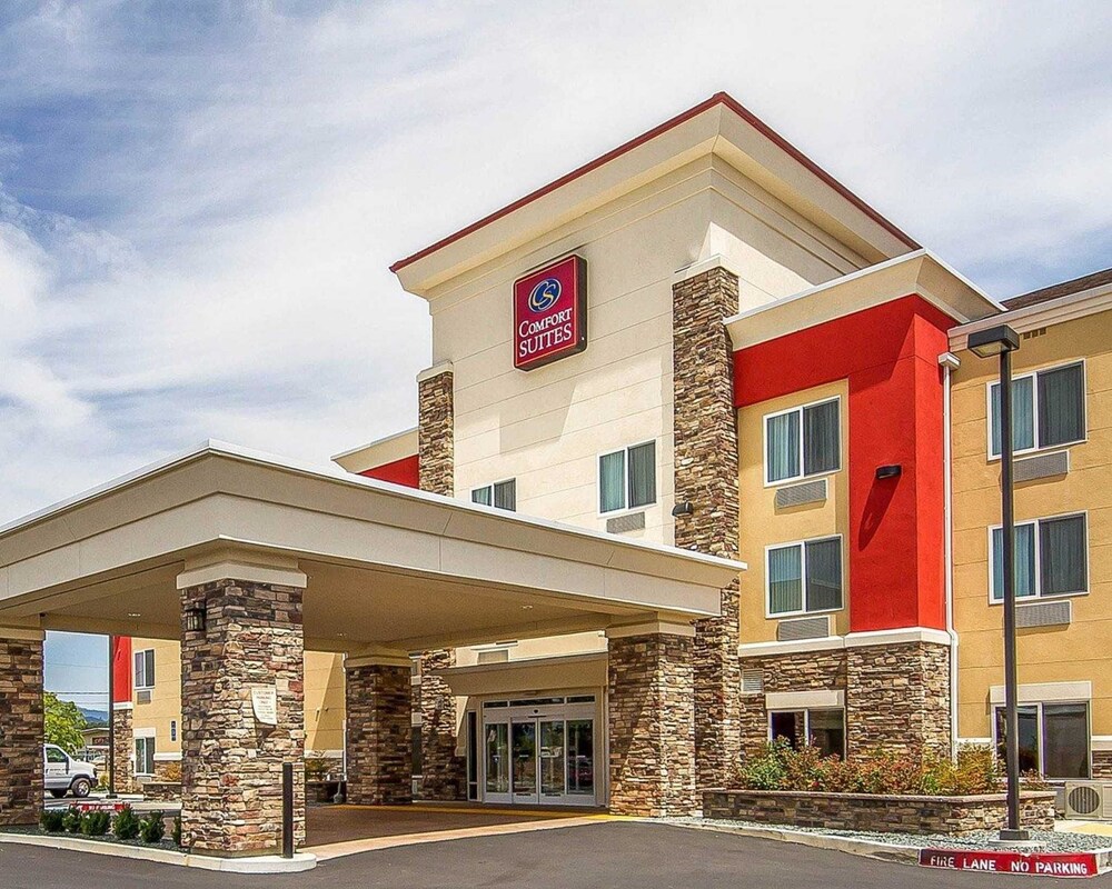 Book Comfort Suites Redding Shasta Lake In Hotels Comfort Suites Redding Shasta Lake