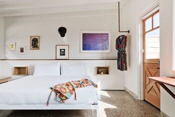 Top 10 Malibu Hotels Near Zuma Beach California