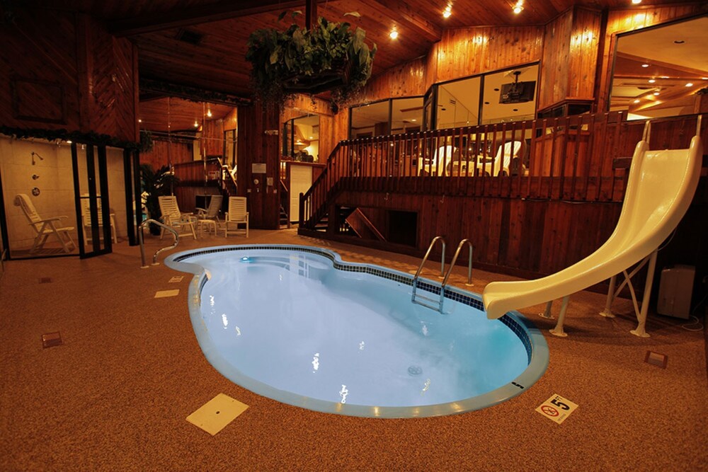 Sybaris Pool Suites Indianapolis (Indianápolis, Indiana) Hoteles en