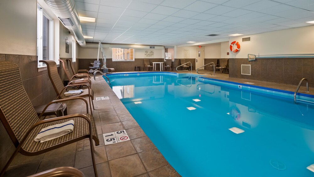 Book Best Western Inn In Elyria Hotels Best Western Inn Elyria Pool