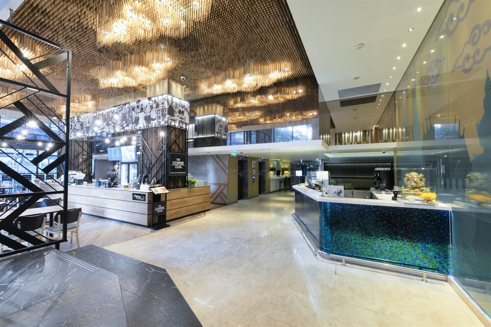 Holiday Inn Express Bangkok Sukhumvit 11 An Ihg Hotel Bangkok Thailand Bangkok Hotel Discounts Hotels Com