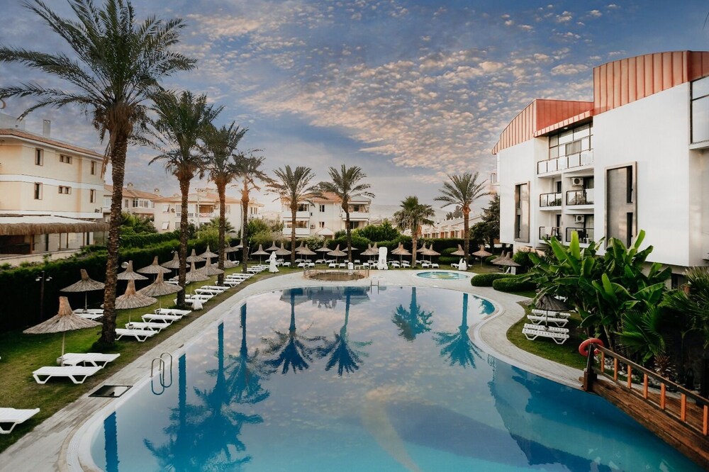 Piril Hotel Thermal Beauty Spa Cesme Info Photos Reviews Book At Hotels Com