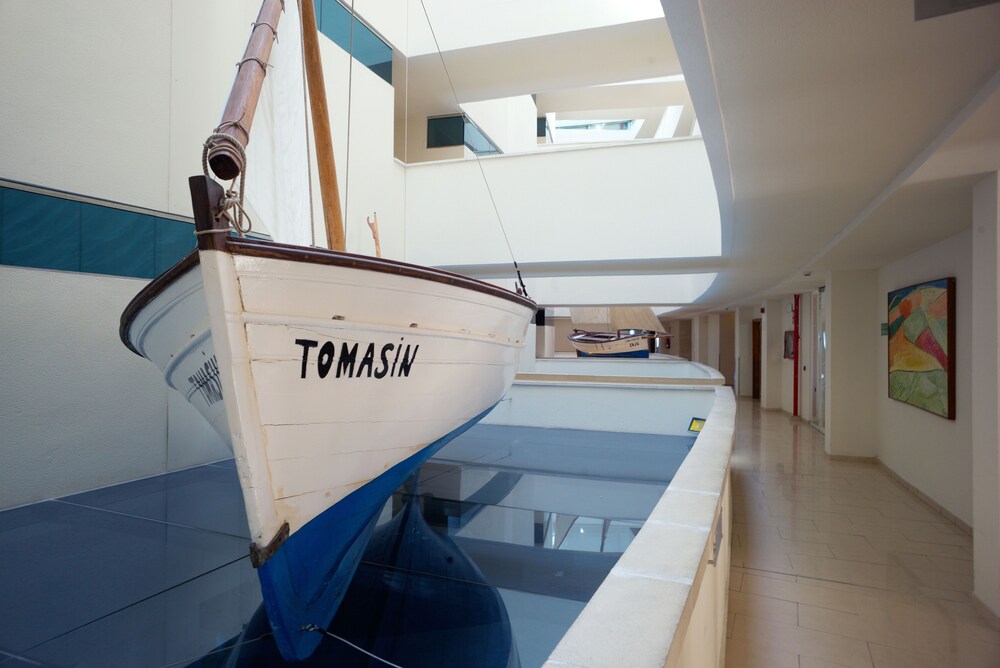 Aparthotel Fontanellas Playa In Palma De Mallorca Hotels Com