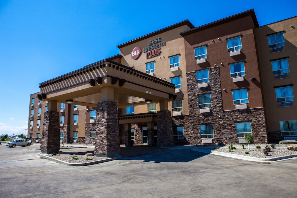 Book Best Western Plus Service Inn Suites In Lethbridge Hotels Best Western Plus Service Inn Suites Lethbridge