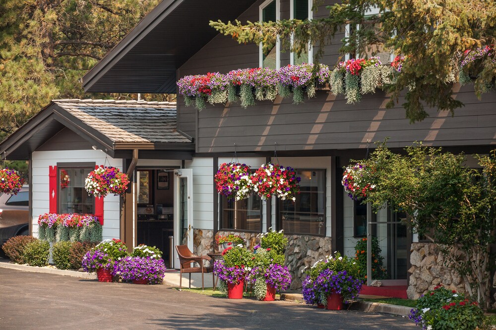Book Bavarian Inn Black Hills In Custer Hotels Bavarian Inn Black Hills Custer