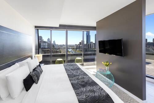 Book Aura On Flinders Serviced Apartments In Melbourne Hotels Com Book Aura On Flinders Serviced Apartments In Melbourne Hotels Com
