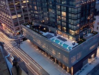 New York bölgesindeki Jet Luxury at the Trump SoHo resmi