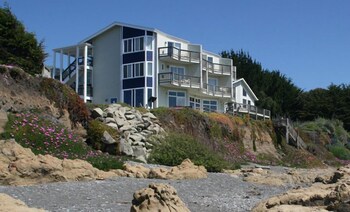 15 Closest Hotels To Mateel Community Center In Redway
