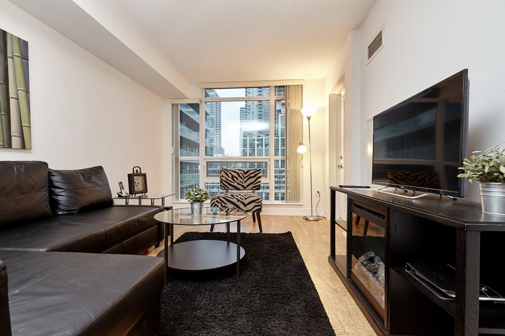 Book Atlas Suites Furnished Apartments Wellington In Toronto Hotels Com