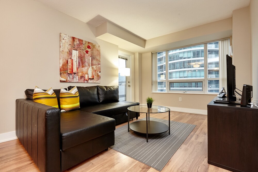 Book Atlas Suites Furnished Apartments Wellington In Toronto Hotels Com