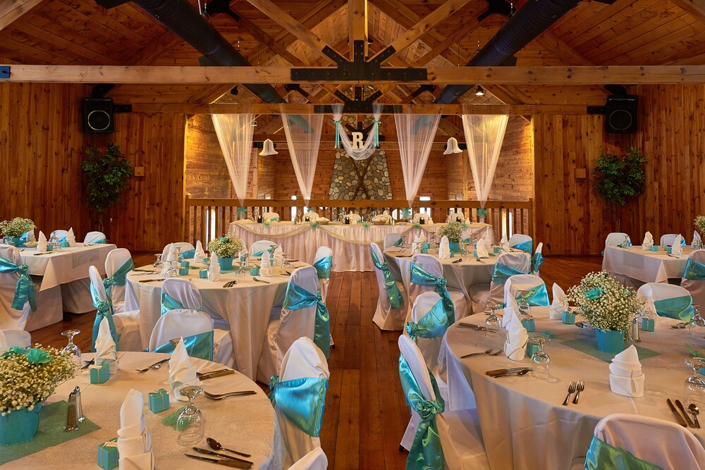 Book Caberfae Peaks Ski Golf Resort In Cadillac Hotels