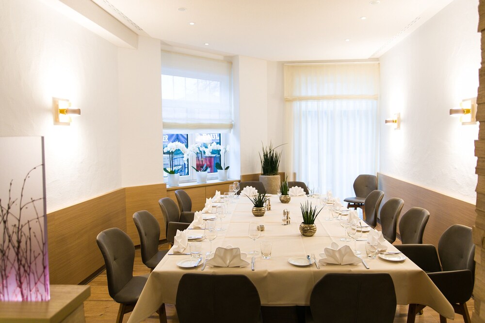 book hotel restaurant goldener pflug in ludwigsburg hotels com