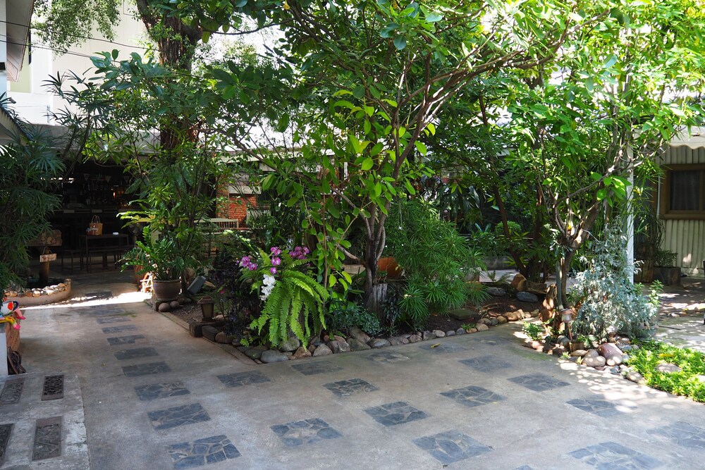 Book Stay With Me Guesthouse In Chiang Mai Hotels Com