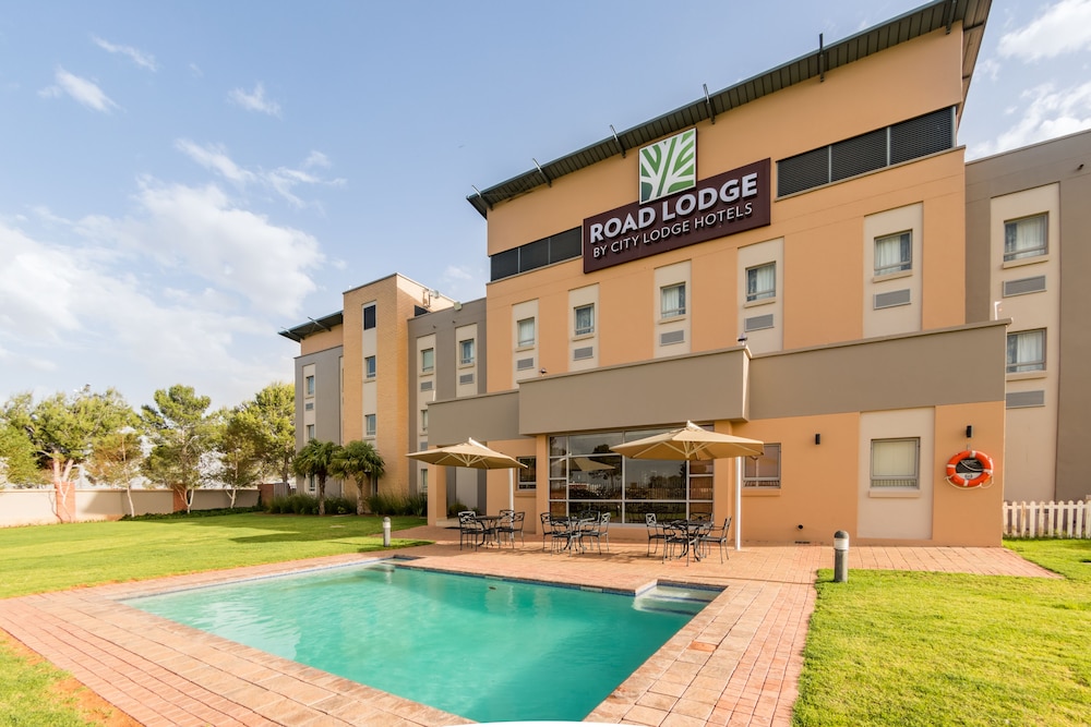 Road Lodge Bloemfontein Airport in Bloemfontein Book on