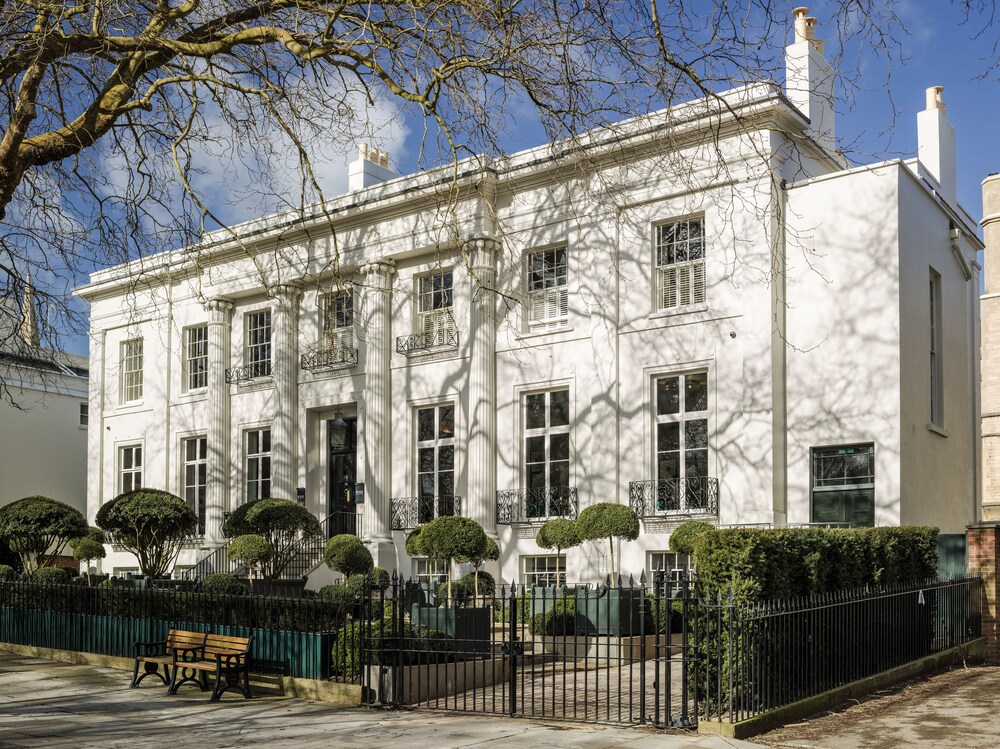 Book No 131 In Cheltenham Hotels No 131 Cheltenham Hotel Front