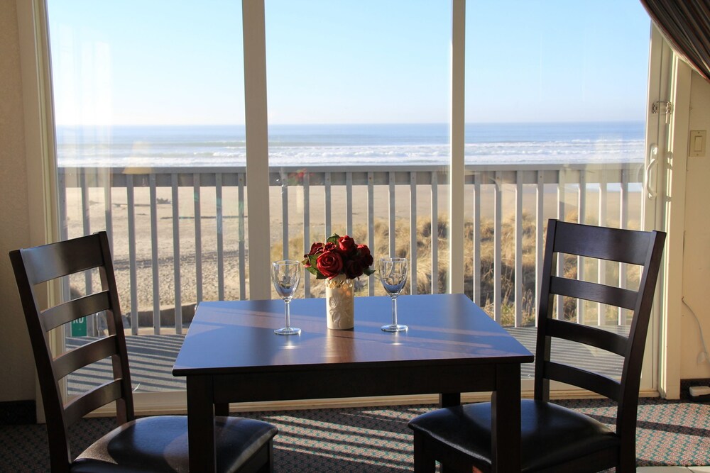 Book Sunset Surf Motel in Manzanita