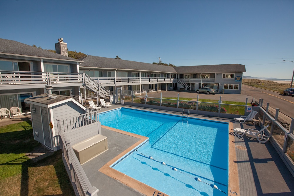 Book Sunset Surf Motel in Manzanita