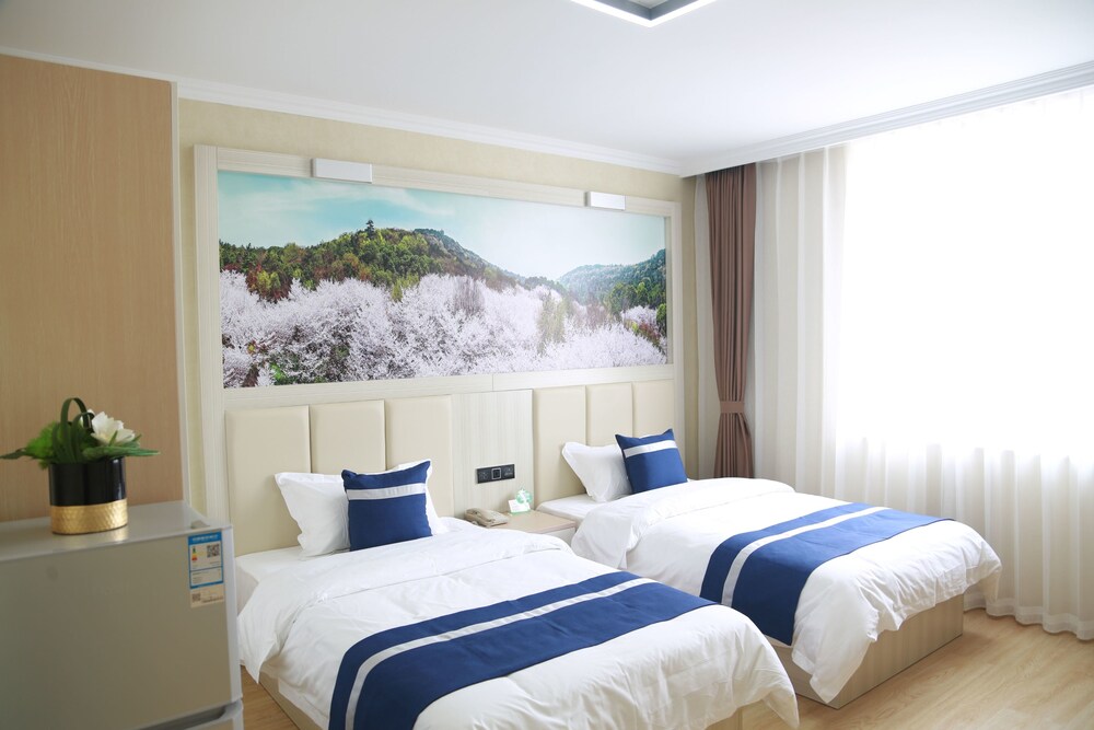 Book Golden Phoenix Hotel In Beijing Hotels Com