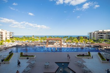 Puerto Morelos — zdjęcie hotelu Royalton Riviera Cancun Resort & Spa - All Inclusive