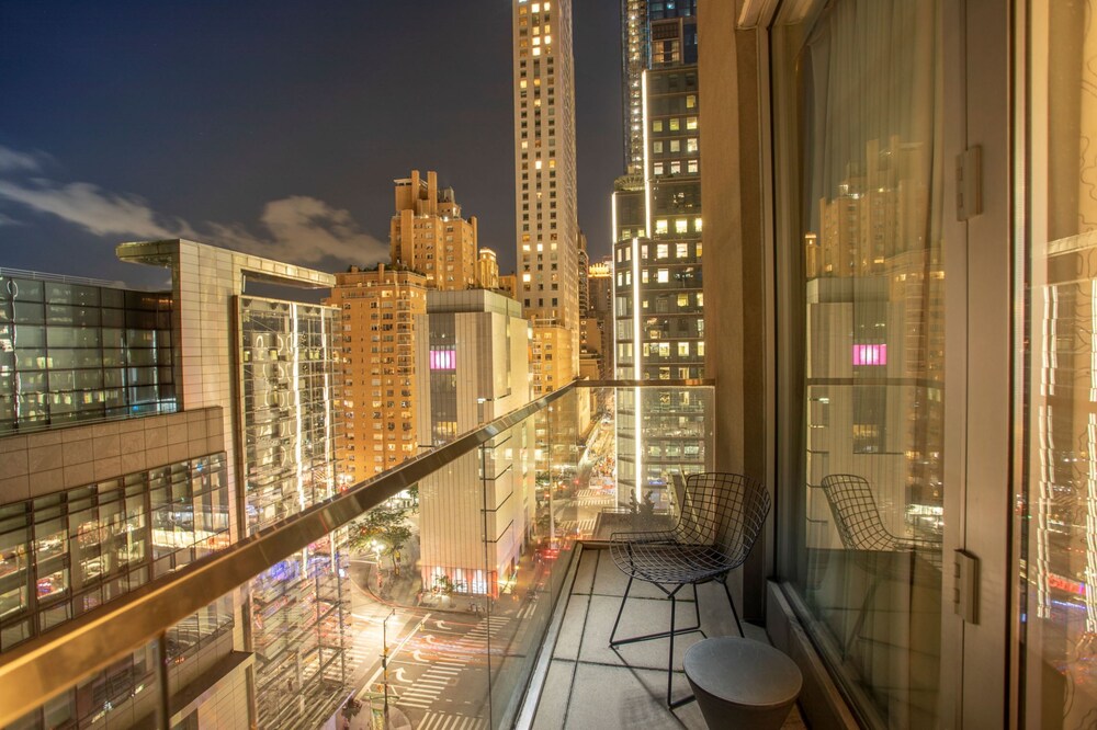 Book 6 Columbus Central Park Hotel in New York | Hotels.com