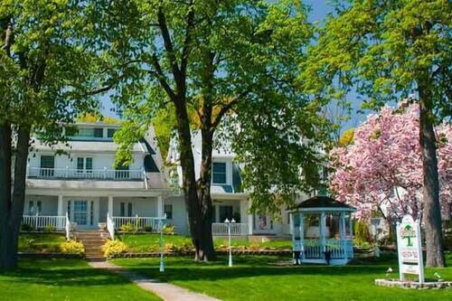Book Chestnut Inn Bed And Breakfast In Niagara Falls Vicinity Canada Hotels Book Chestnut Inn Bed And Breakfast In