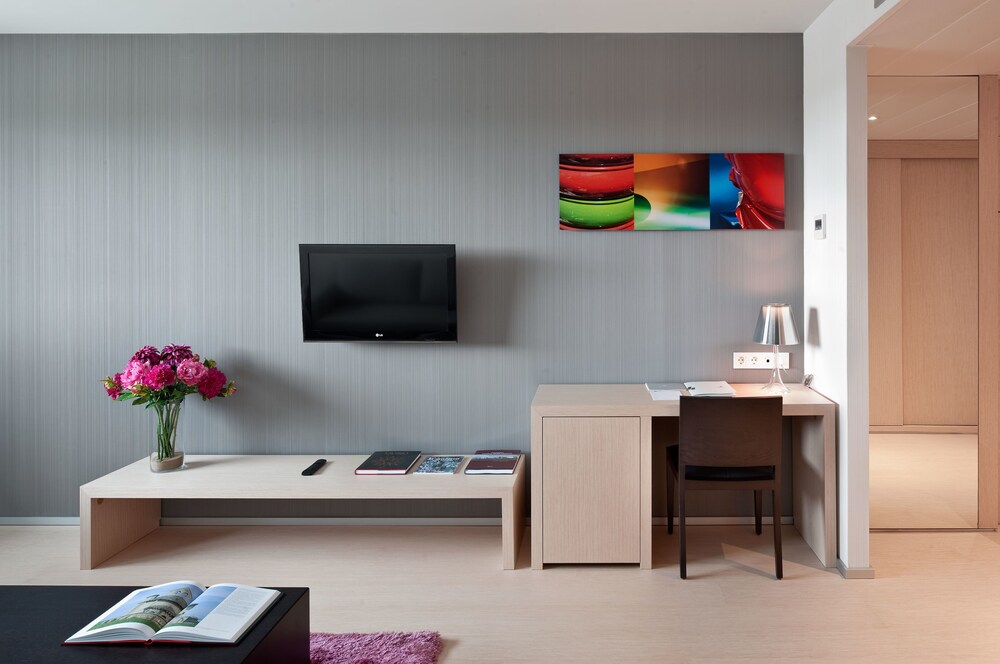 Book Hotel Hola Tafalla In Tafalla Hotels Com