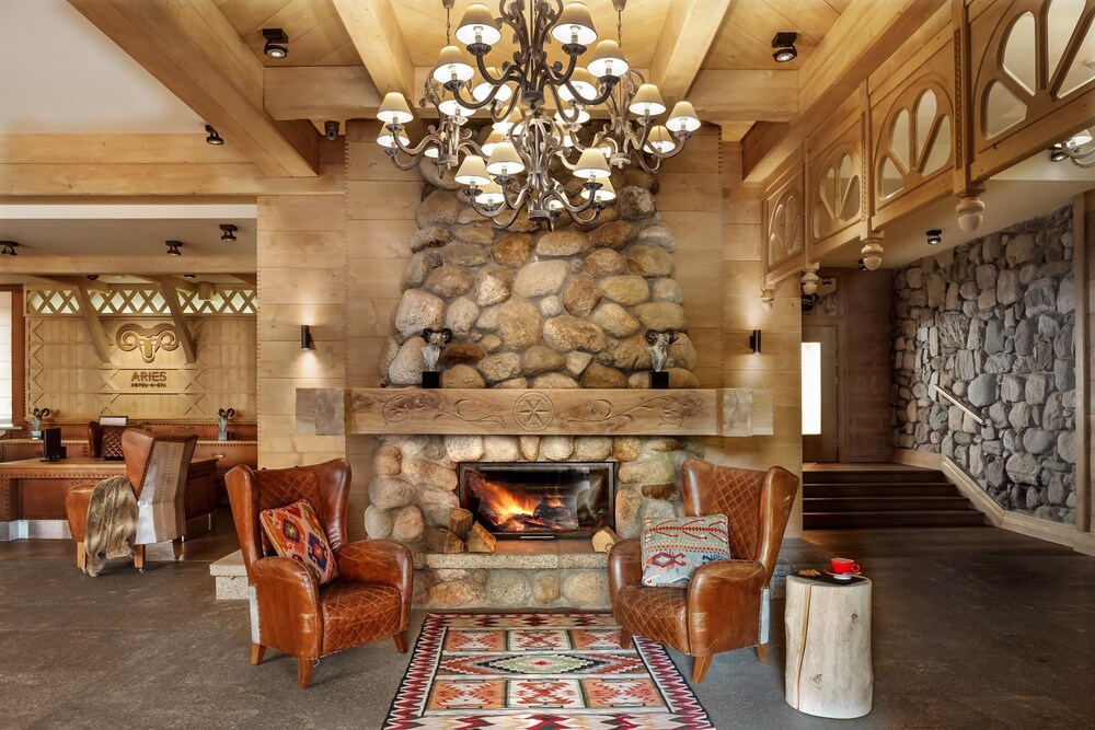 Aries Hotel Spa Zakopane Poland S Aries Hotel Spa Zakopane Lobby Sitting Area