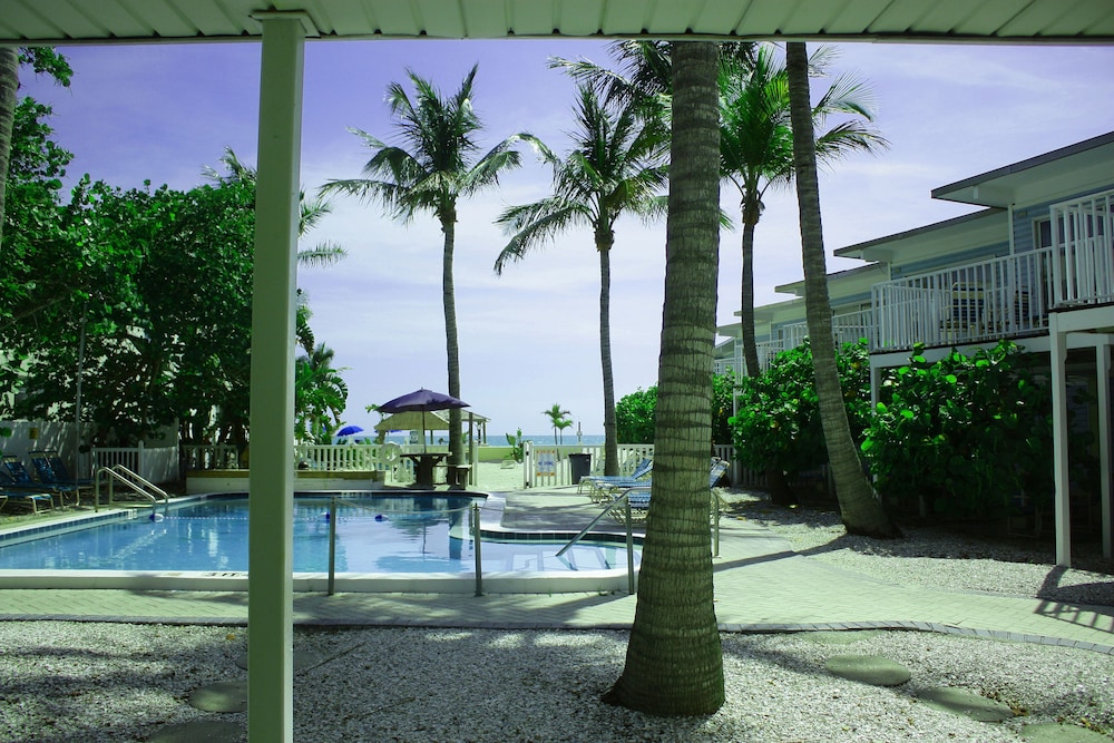 Book Coquina On The Beach In Sarasota Hotels Coquina On The Beach Sarasota Suite 1 Bedroom Pool View Outdoor
