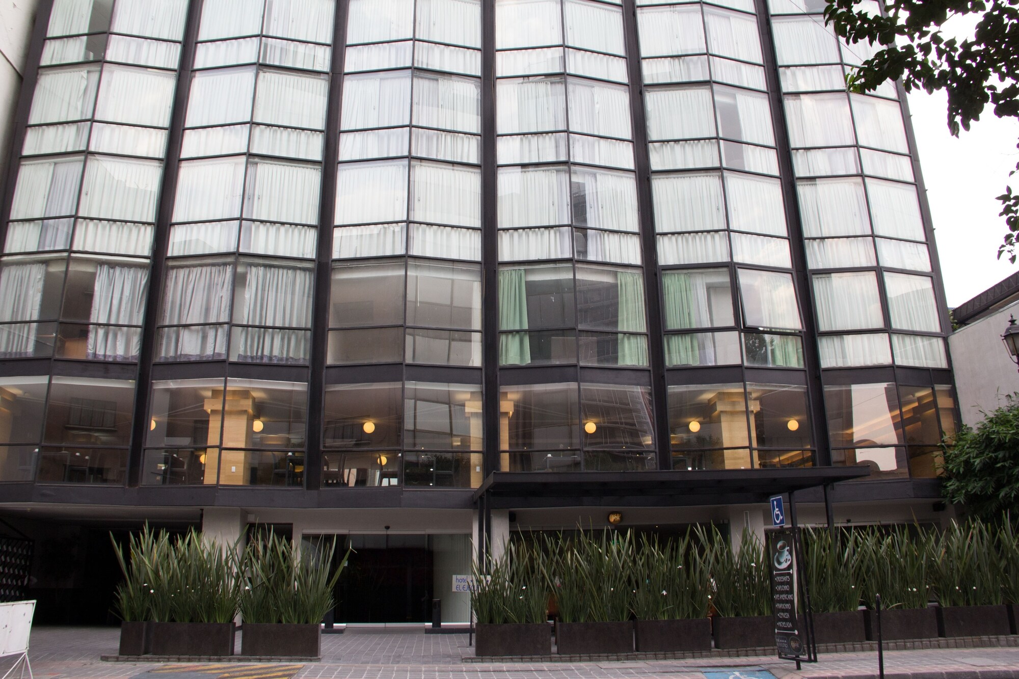 Hotel El Ejecutivo by Reforma Avenue