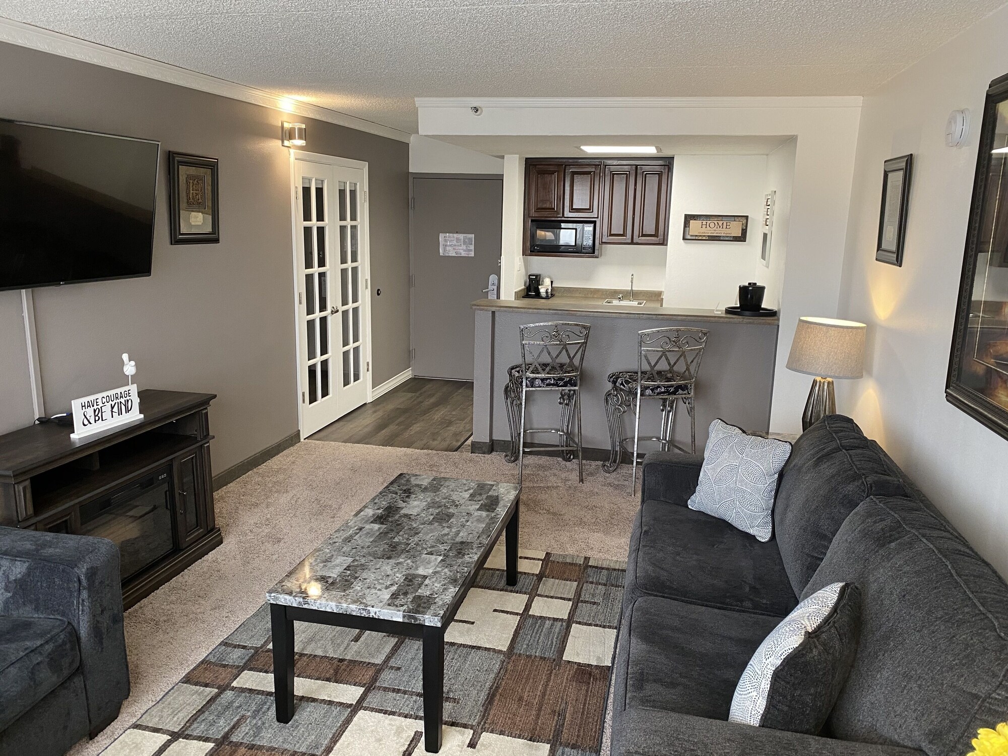 Ramada Plaza by Wyndham Albuquerque Midtown