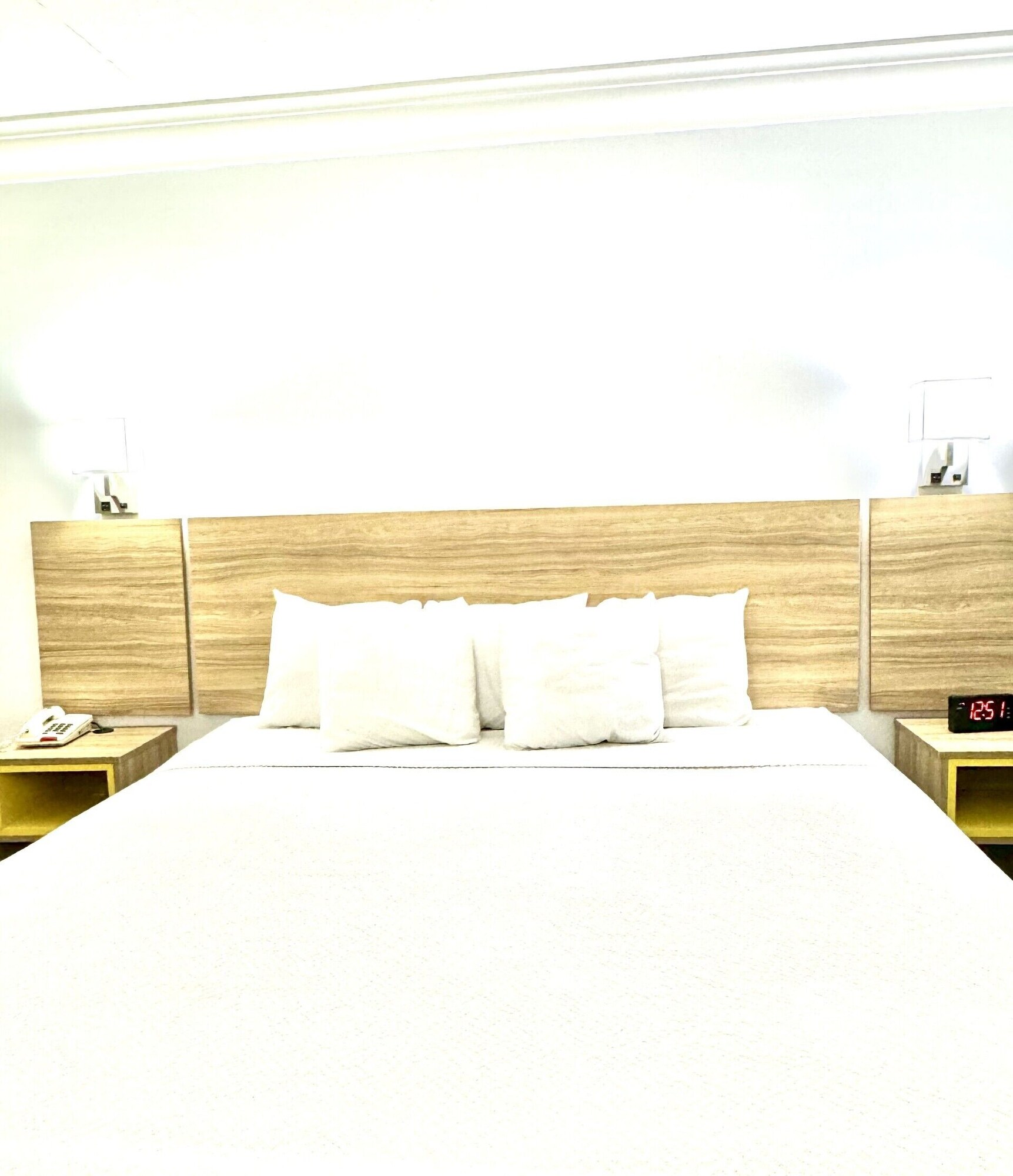 Days Inn by Wyndham Near City Of Hope