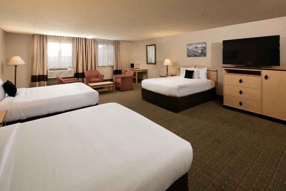 SYLO Hotel Denver Airport, a Ramada by Wyndham