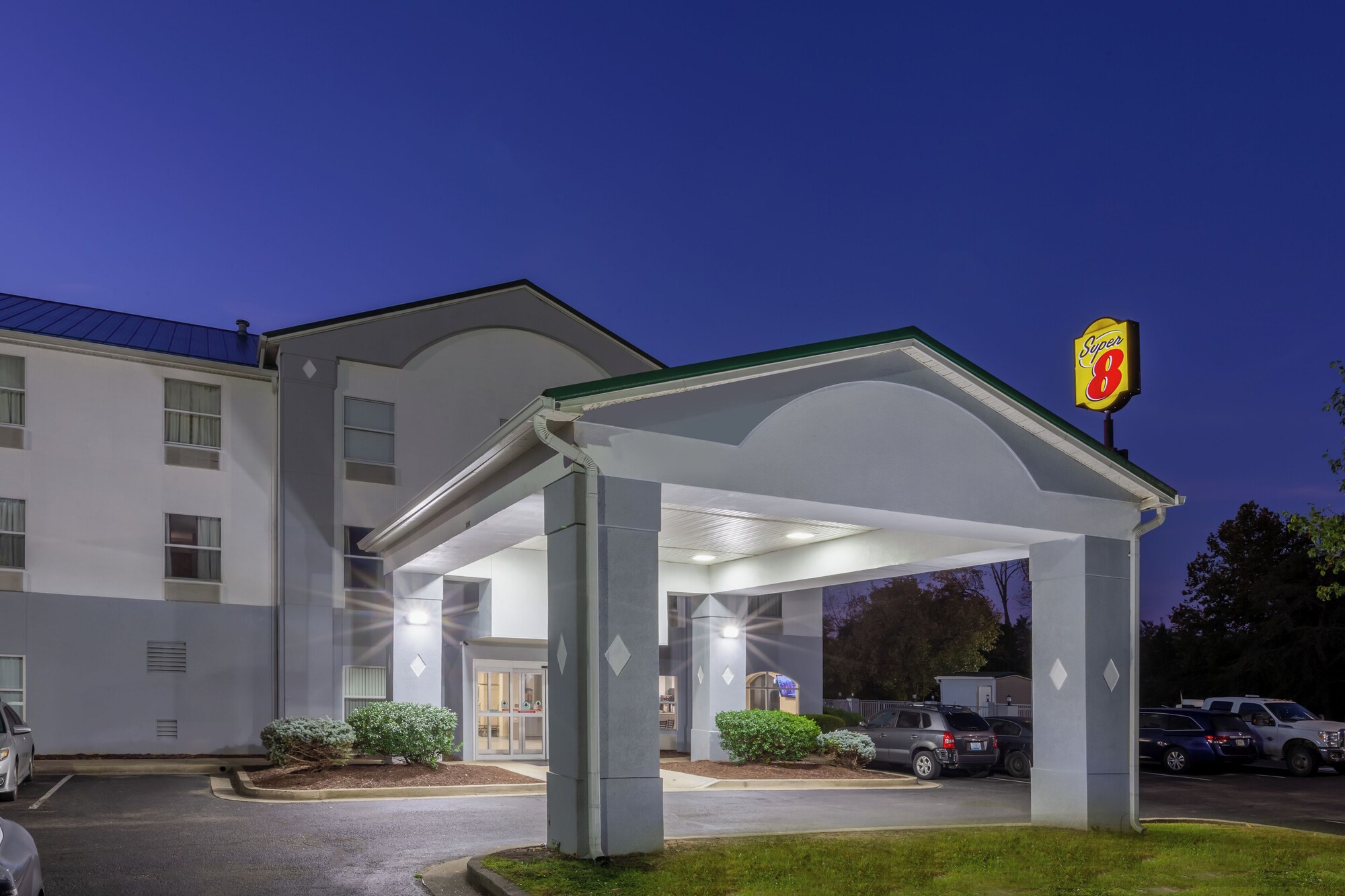 Super 8 by Wyndham La Grange KY